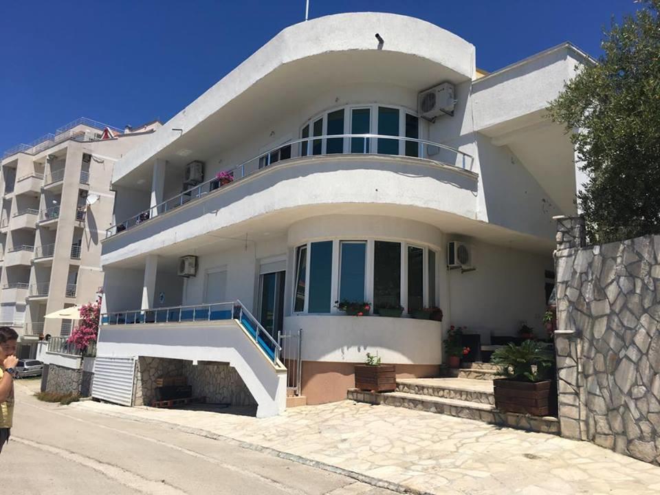 Apartmani Dini Ulcinj Zewnętrze zdjęcie