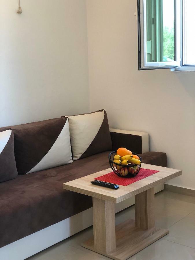 Apartmani Dini Ulcinj Zewnętrze zdjęcie