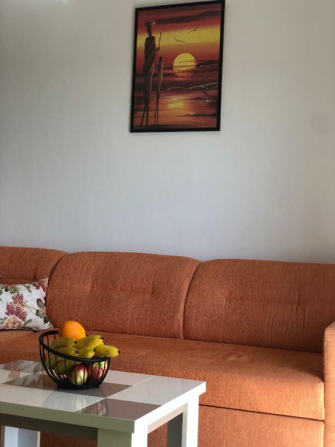 Apartmani Dini Ulcinj Zewnętrze zdjęcie