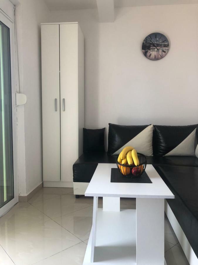 Apartmani Dini Ulcinj Zewnętrze zdjęcie