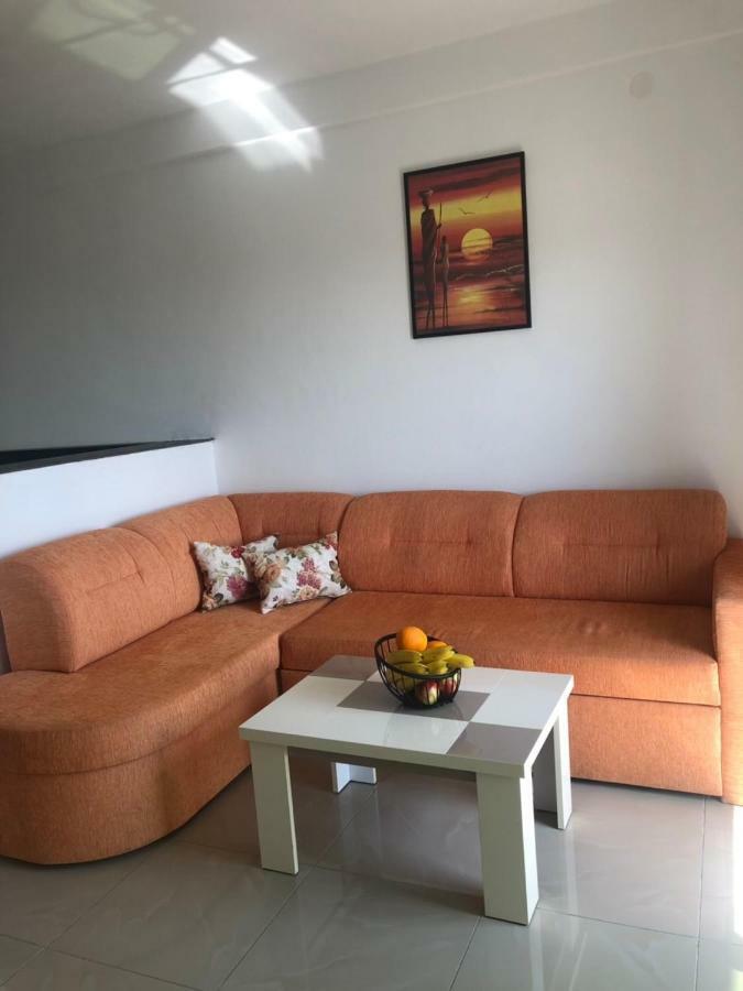 Apartmani Dini Ulcinj Zewnętrze zdjęcie
