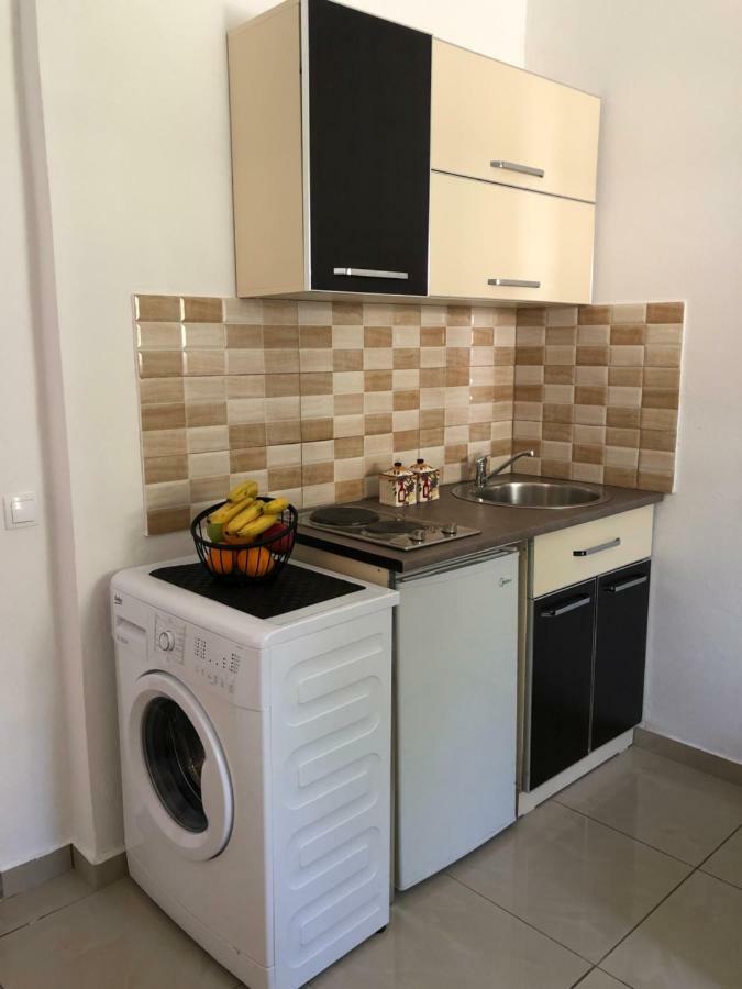 Apartmani Dini Ulcinj Zewnętrze zdjęcie