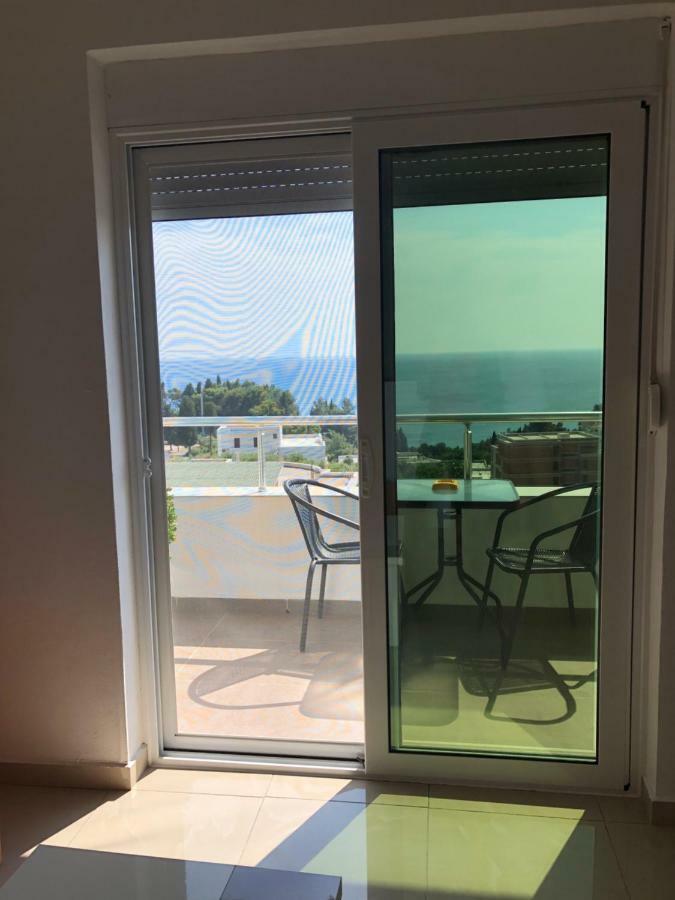 Apartmani Dini Ulcinj Zewnętrze zdjęcie