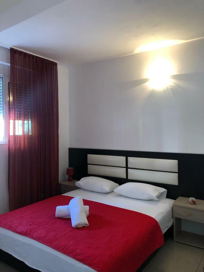 Apartmani Dini Ulcinj Zewnętrze zdjęcie