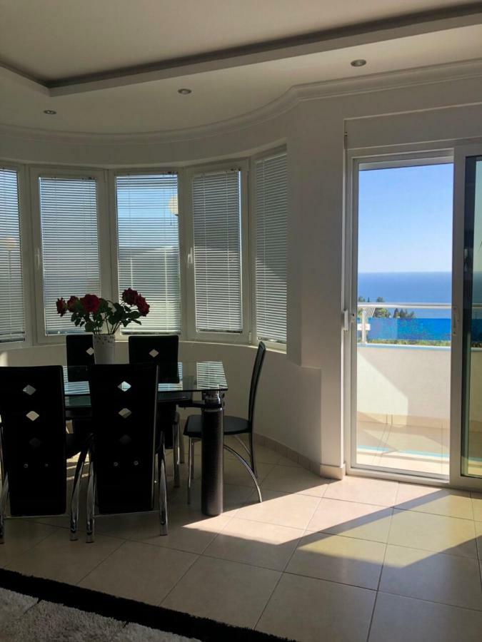 Apartmani Dini Ulcinj Zewnętrze zdjęcie