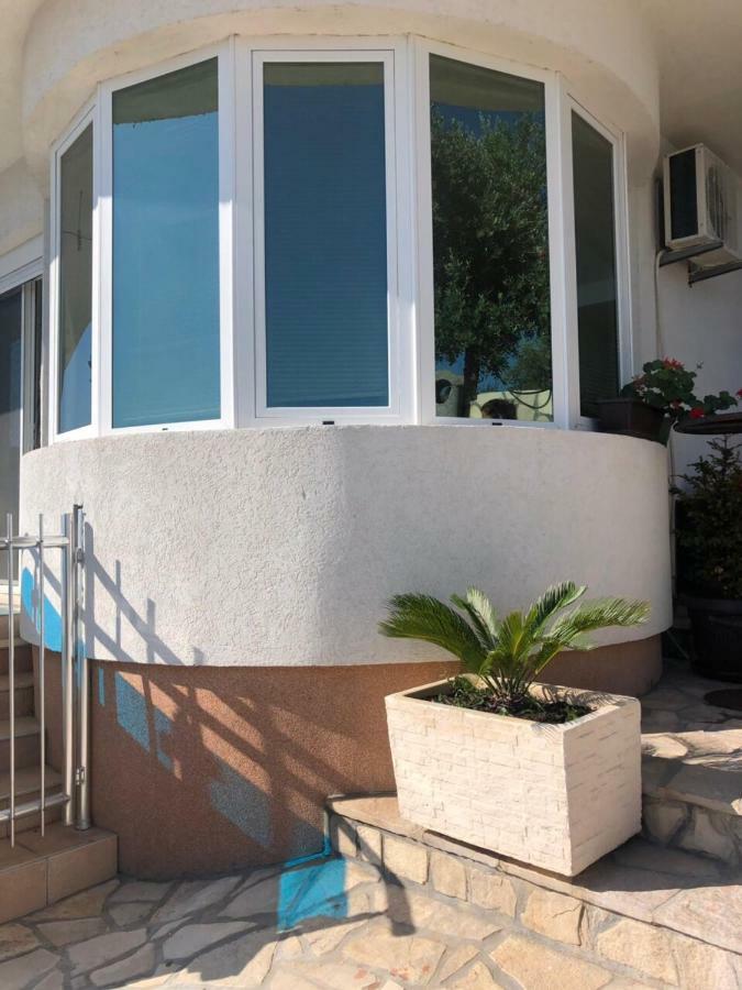 Apartmani Dini Ulcinj Zewnętrze zdjęcie