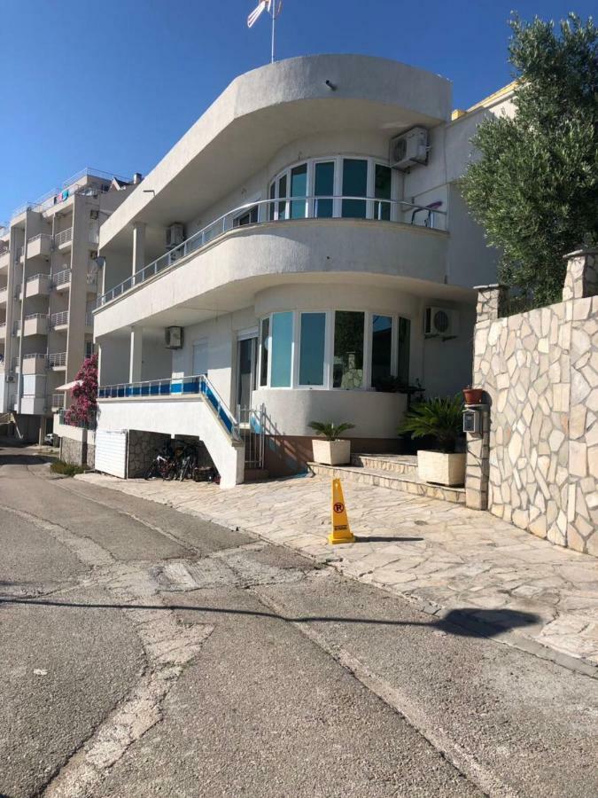 Apartmani Dini Ulcinj Zewnętrze zdjęcie