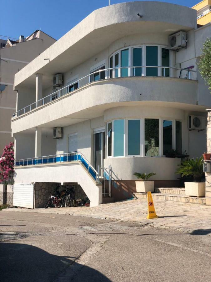Apartmani Dini Ulcinj Zewnętrze zdjęcie