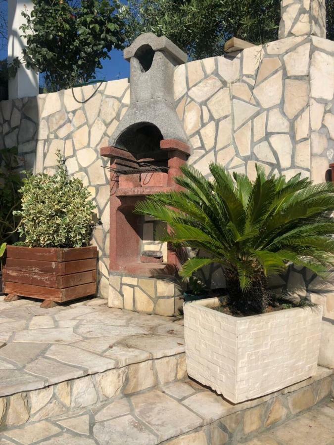 Apartmani Dini Ulcinj Zewnętrze zdjęcie